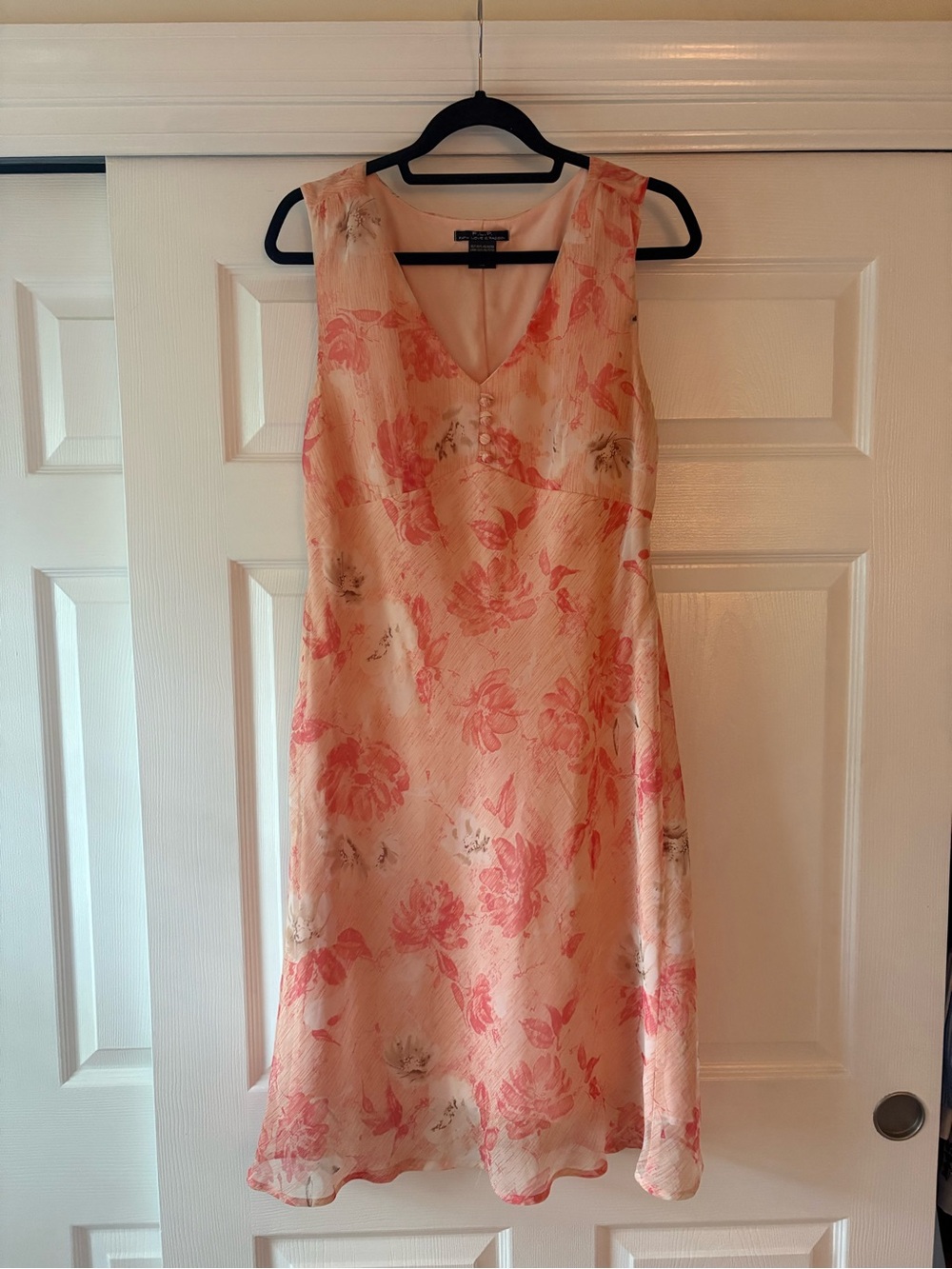 Vintage Floral V-Neck Dress in Peach and Coral